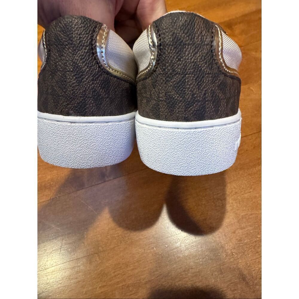 New Woman’s Michael Kors sneakers size 7.5 - Picture 4 of 6